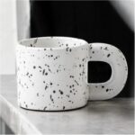 Ceramiczny, nakrapiany kubek z uchem 300 ml Matowy CUP19 - obrazek 3