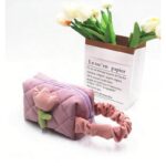 Kosmetyczka z motywem tulipana, pikowana podłużna fiolet KS101WZ3 - obrazek 3