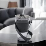 Kubek z kolorowego szkła na Kawę Herbatę ze słomką i zamknięciem 450 ML CUP09GRAF - obrazek 3