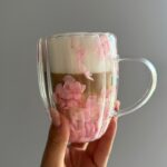 Szklanka termiczna ryflowana z kwiatami w środku, gipsówka róż 300 ml 1szt SZK157 - obrazek 5