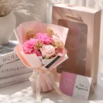 Bukiet zapachowych kwiatów mydlanych w pudełku 6 szt. flower box BUK09R - obrazek 3
