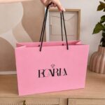 Torba ozdobna prezentowa duża 40x15x29cm, powlekana matowa, różowa z logo GF05 - obrazek 3