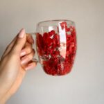 Szklanka termiczna z kwiatami w środku, pełne kwiatów mix, czerwone red 300ml 1szt SZK193 - obrazek 2